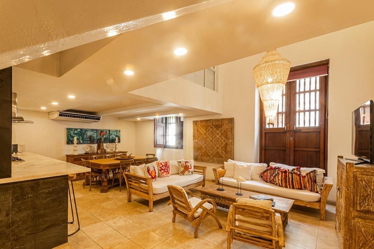 Luxury Colonial At Virrey Eslava