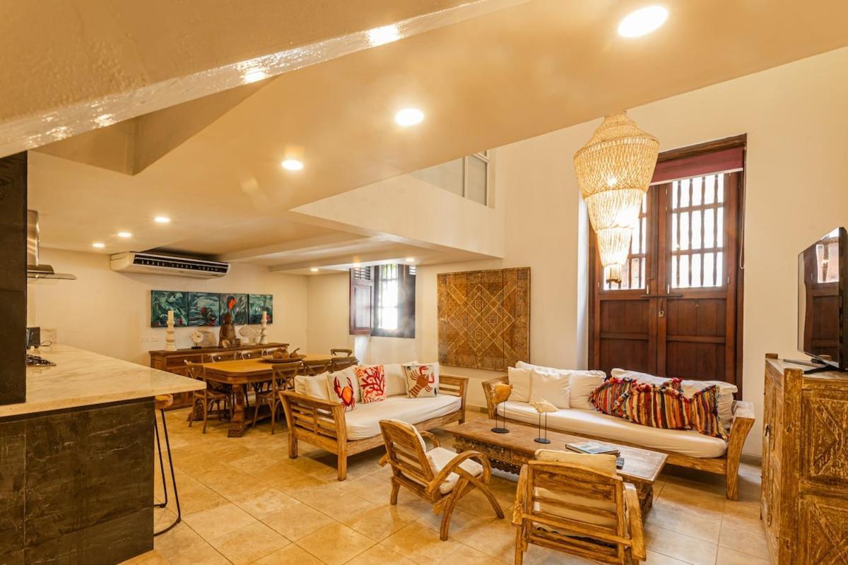 Luxury Colonial At Virrey Eslava